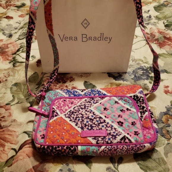 Vera Bradley Handbags - Vera Bradley Brand New.